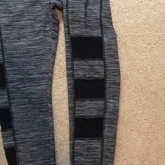 Vogo Grey/Blk Capri Leggings- Excellent Condition! - Picture 5 of 5